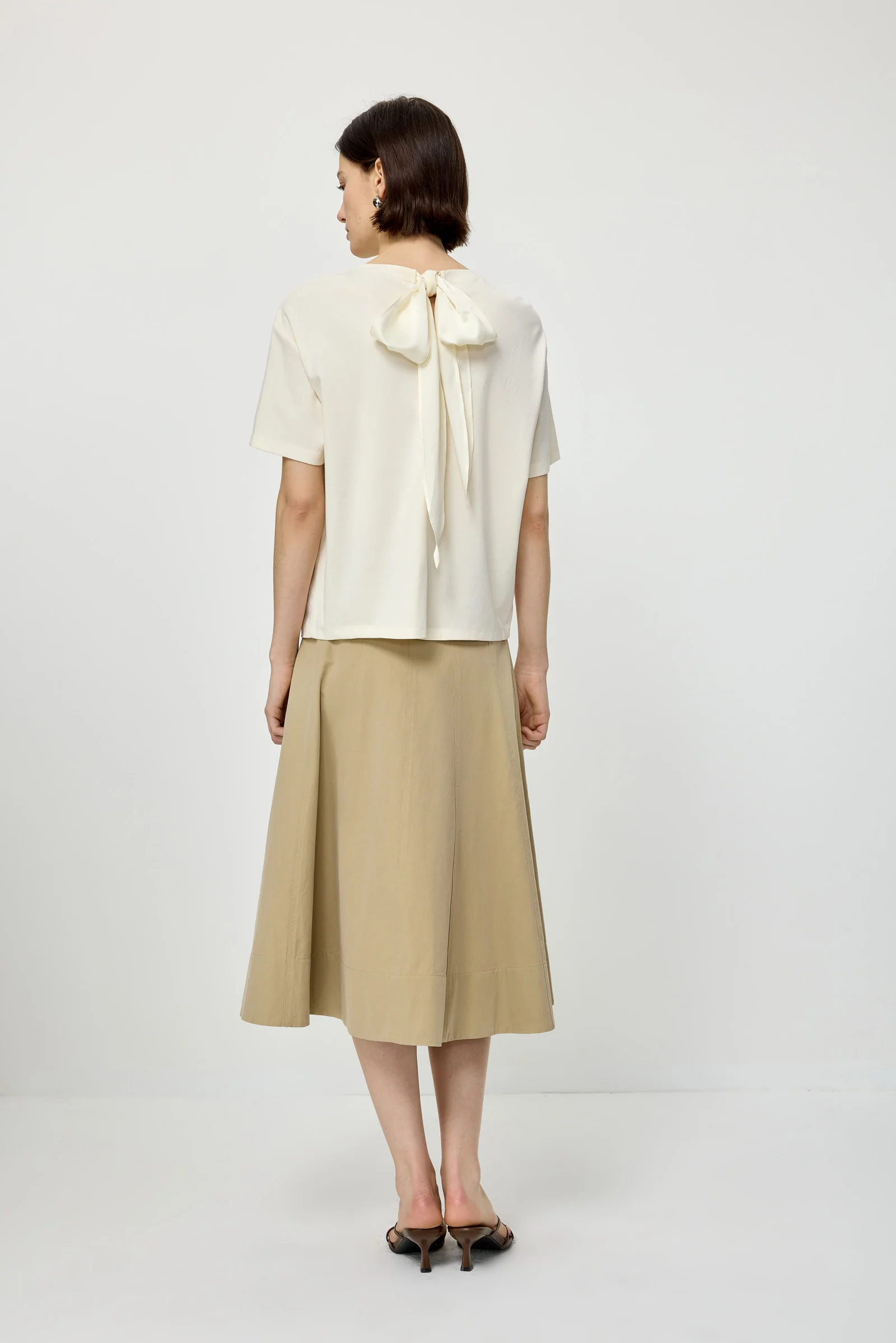 Bow Detail Tee - Image 4