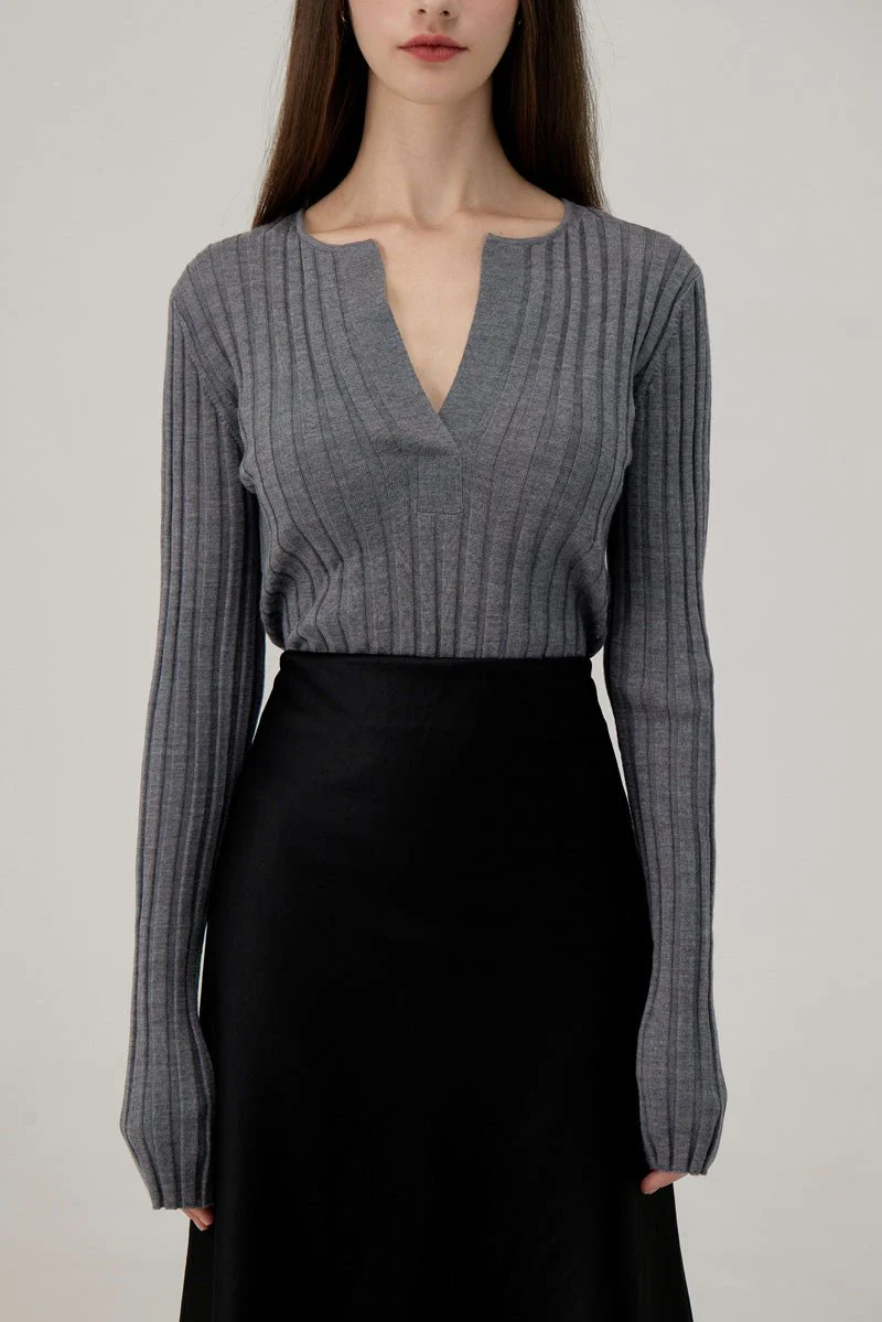 Elsy V-neck Knit - Image 15