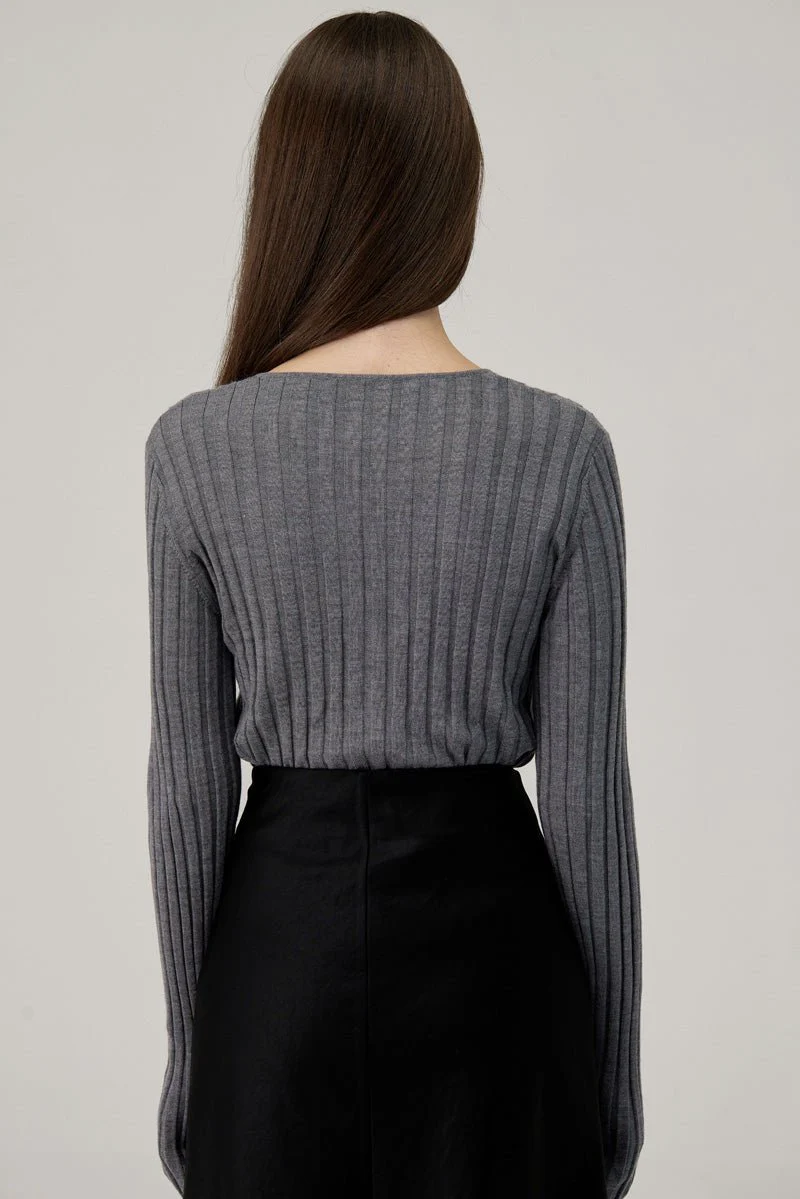 Elsy V-neck Knit - Image 16