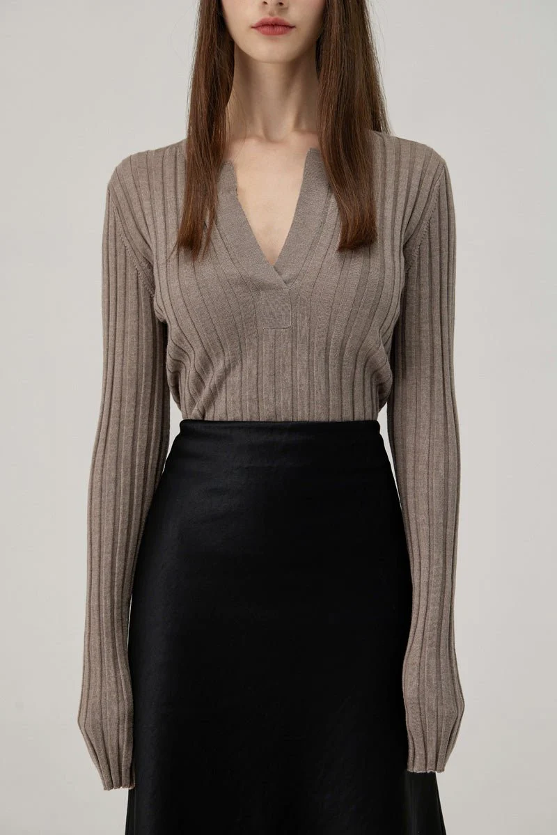 Elsy V-neck Knit - Image 3