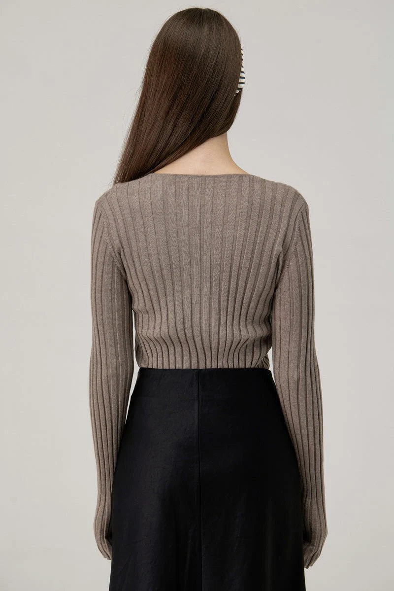 Elsy V-neck Knit - Image 4
