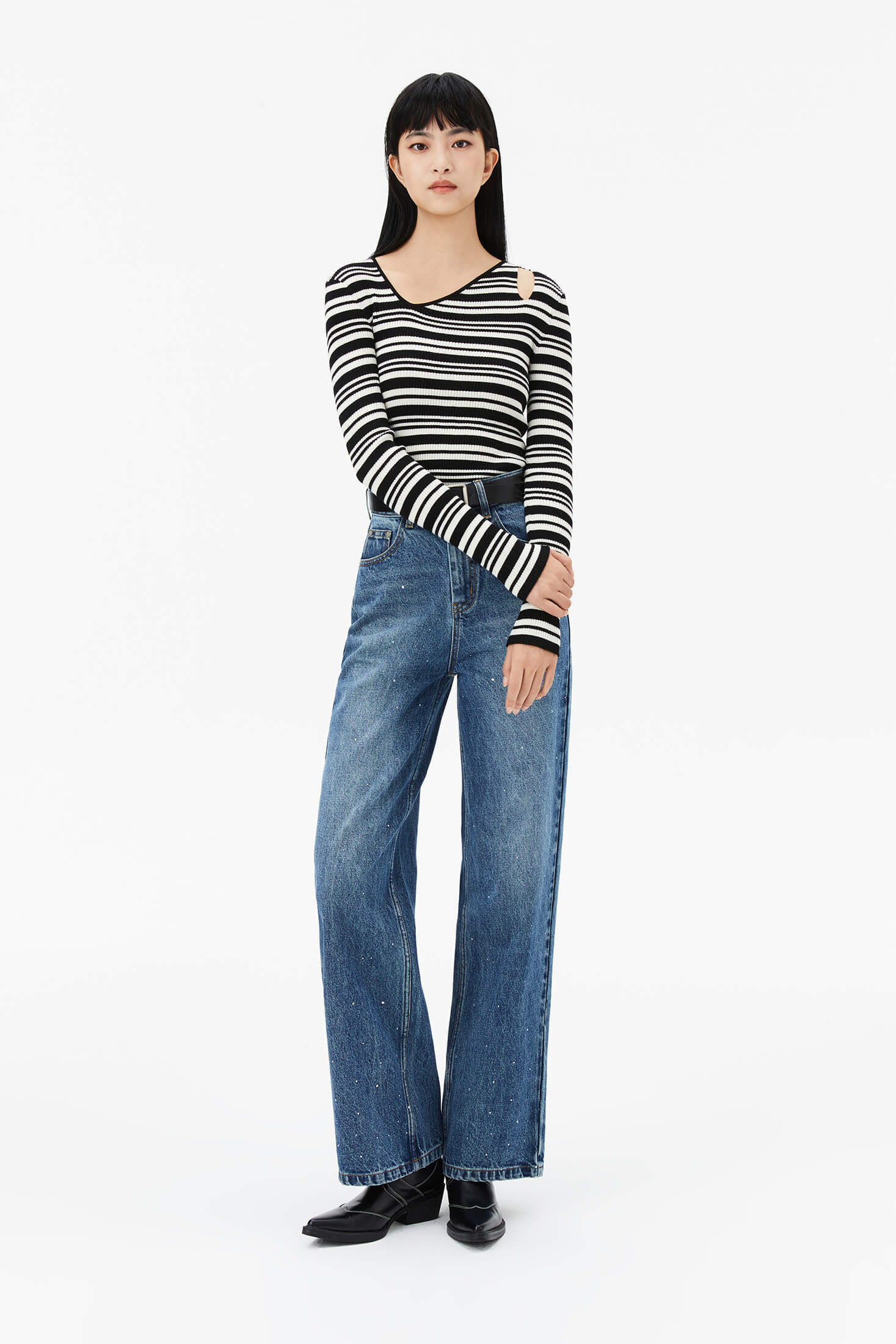 Full Wool Base Layer Sweater With Hollow Design - Image 10