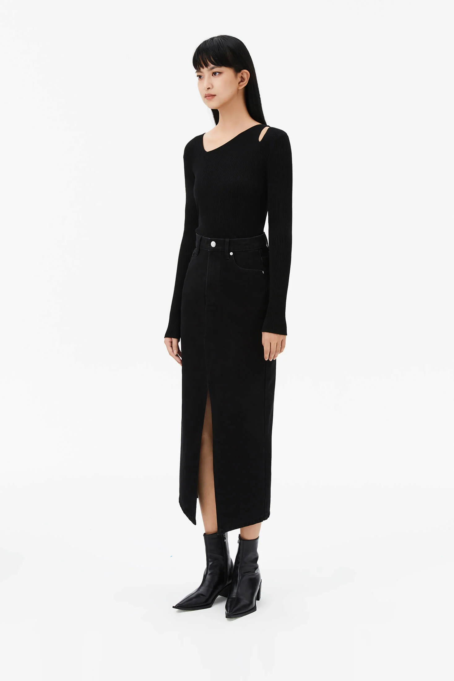 Full Wool Base Layer Sweater With Hollow Design - Image 3