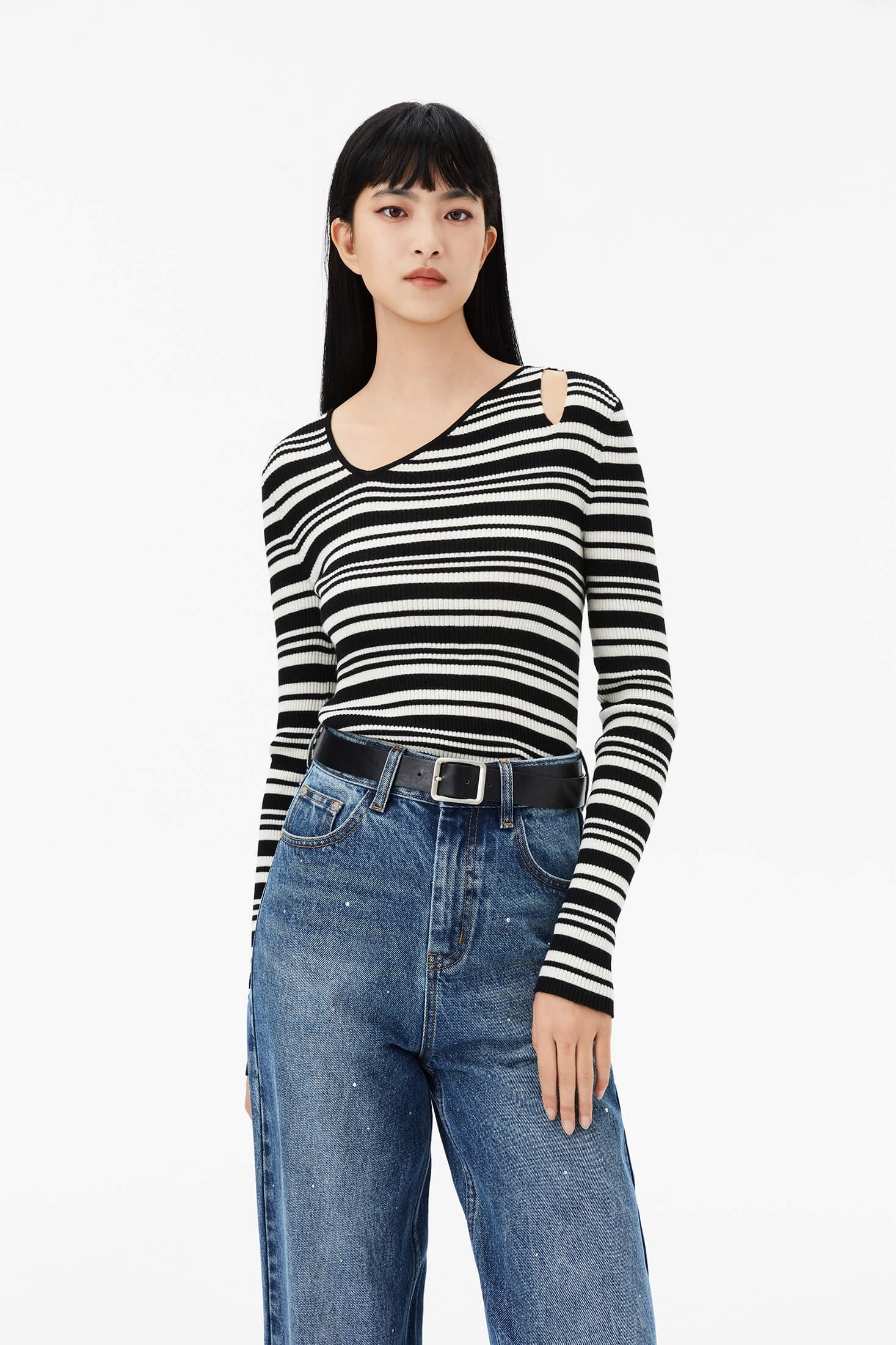 Full Wool Base Layer Sweater With Hollow Design - Image 9