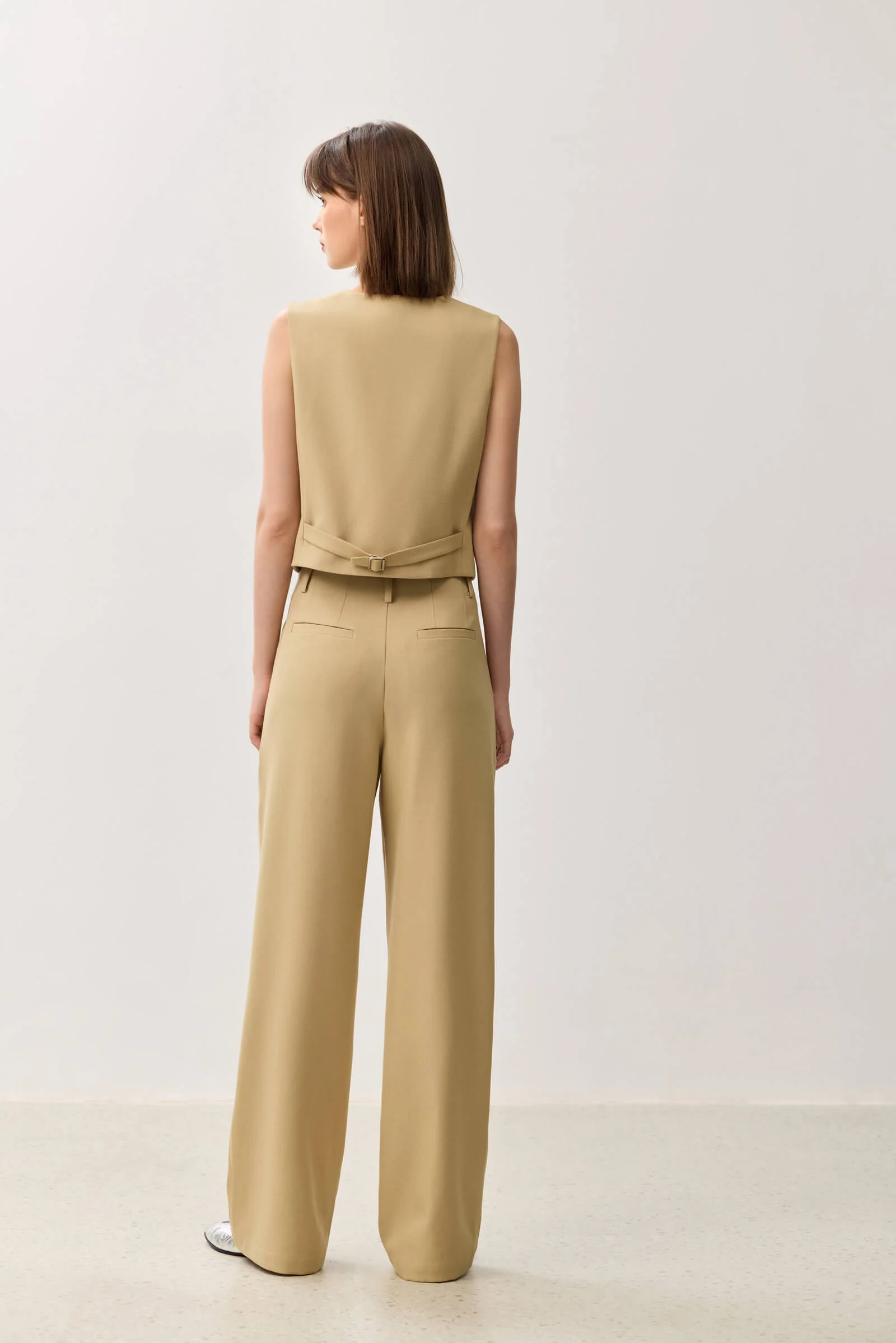 LILY Chic Waist Slimming Vest - Image 4