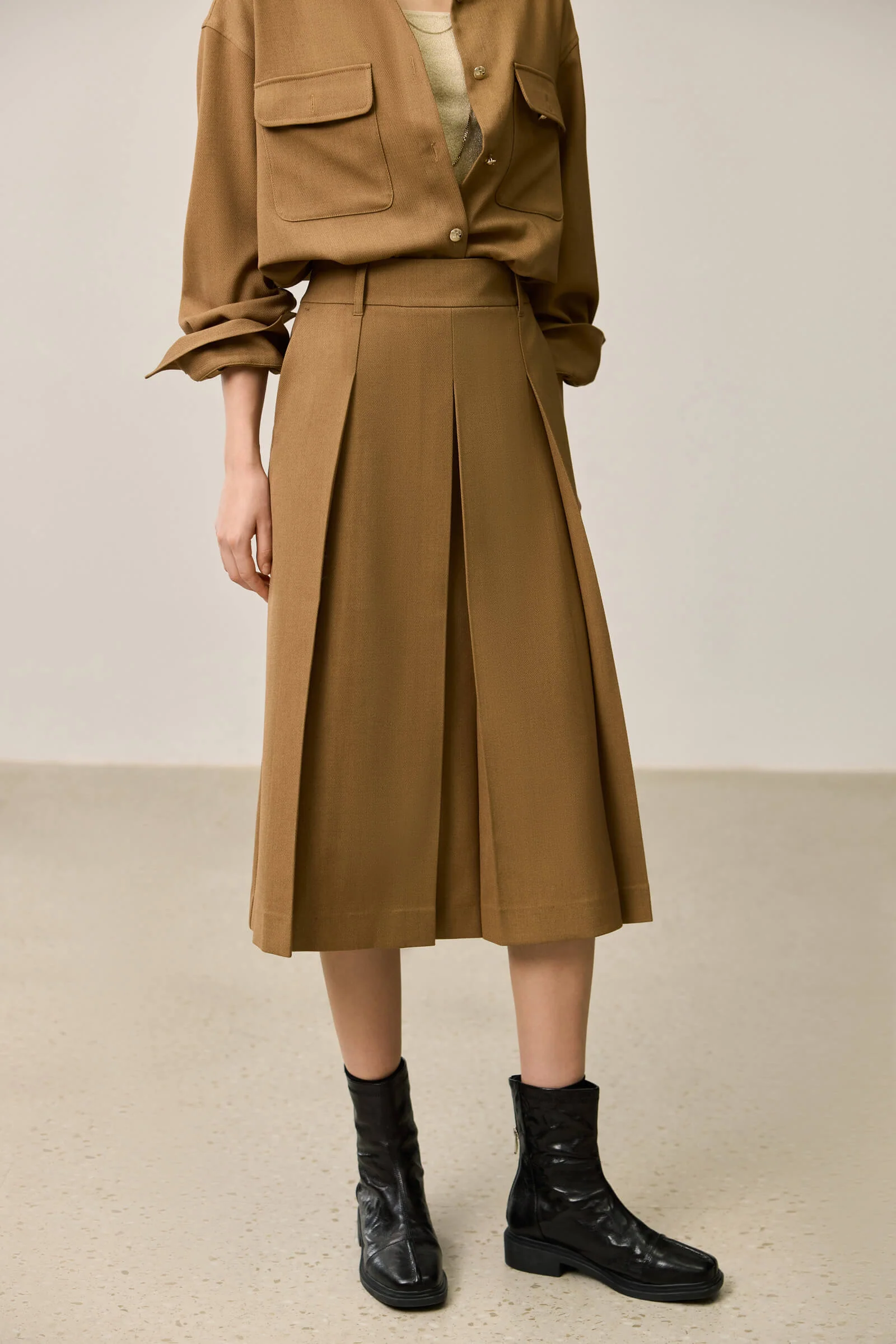 LILY Collegiate High-Waisted Pleated Skirt - Image 5