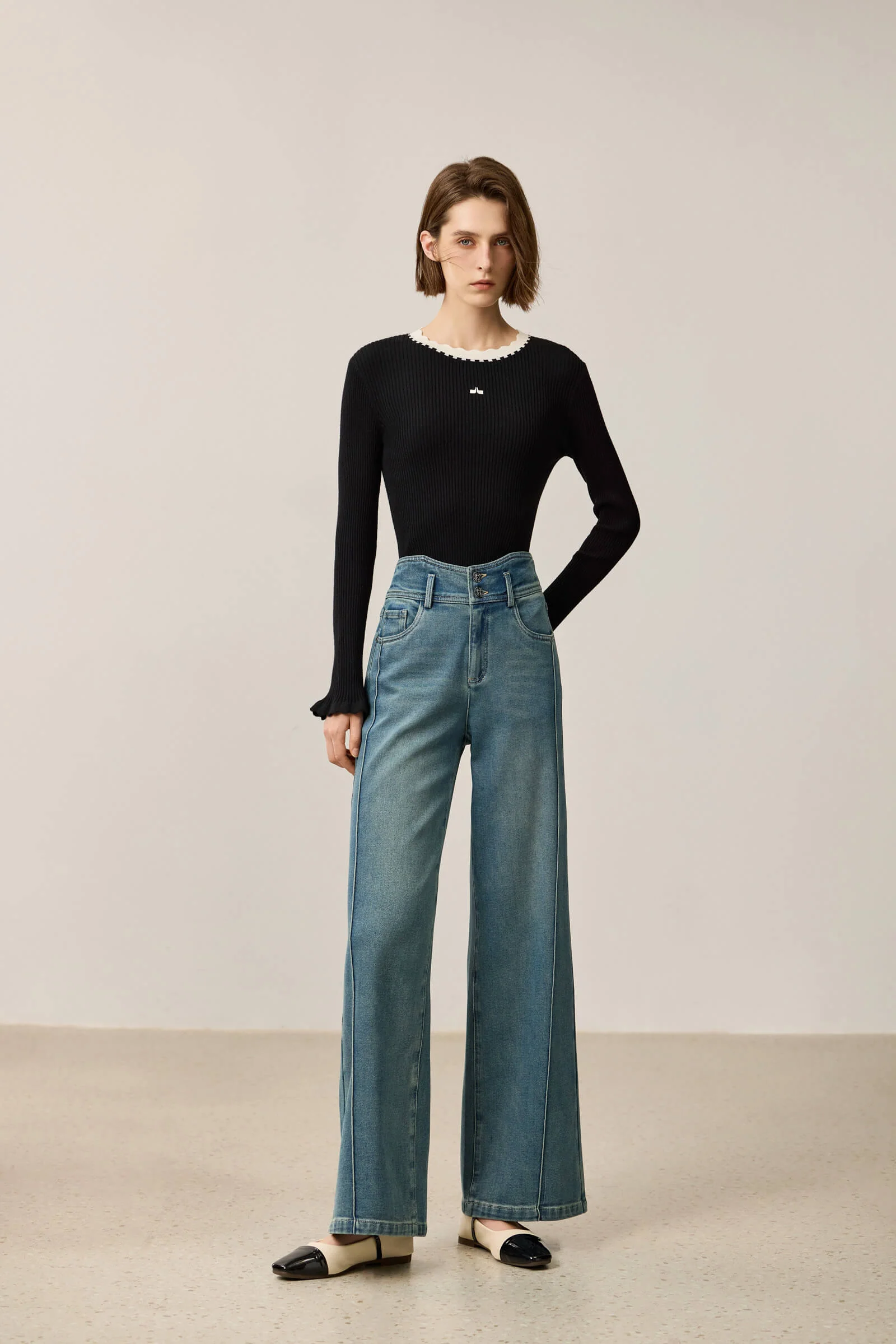 LILY Color-Block Ruffle Collar Fitted Sweater - Image 3