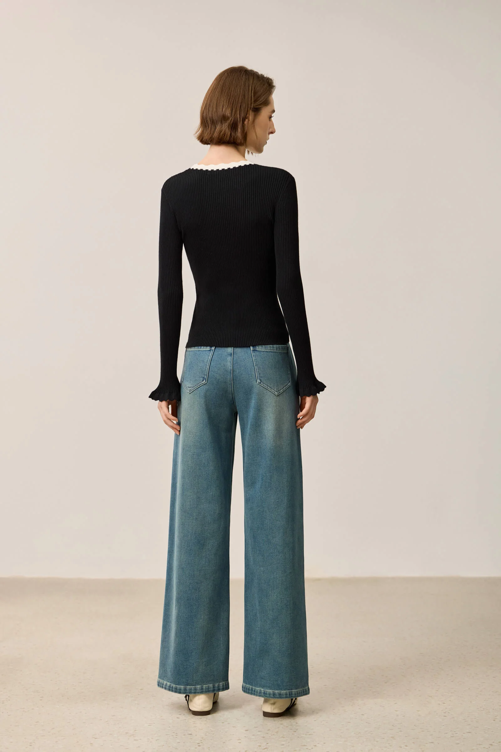 LILY Color-Block Ruffle Collar Fitted Sweater - Image 5