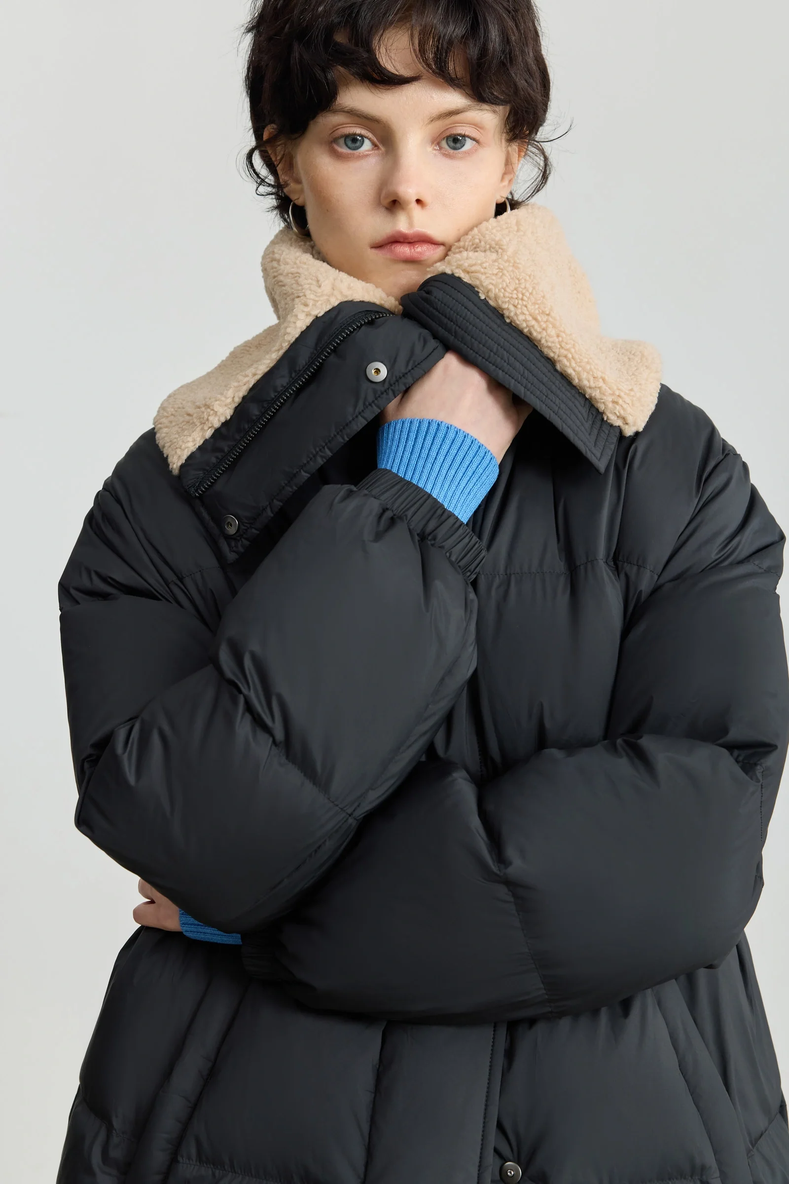 LILY Contrast Fur-Collar Belted Down Jacket - Image 5