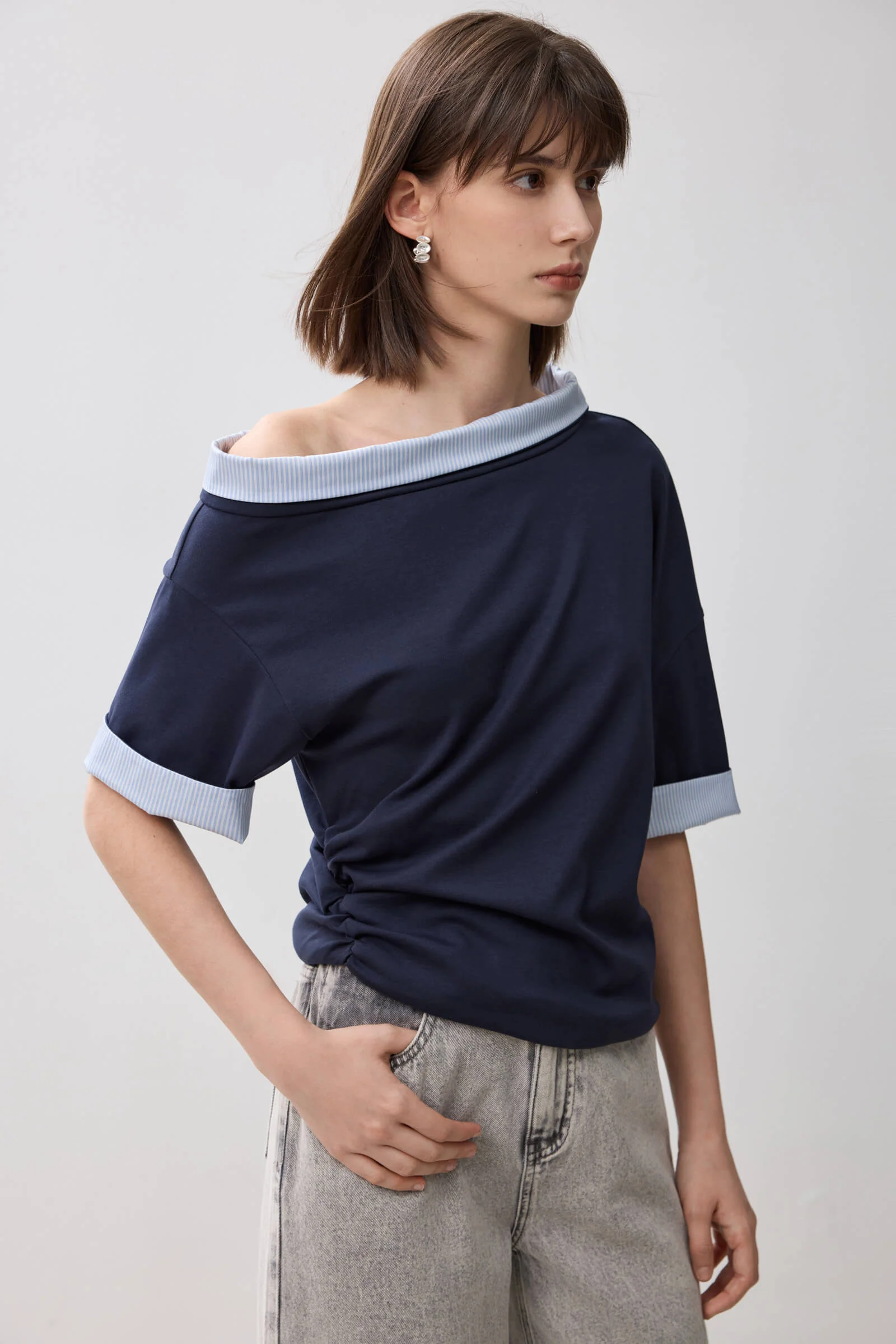 LILY Contrast T-Shirt - Image 6