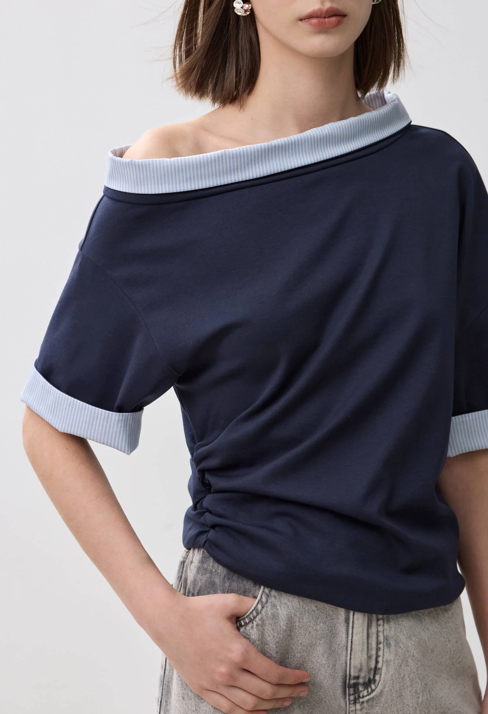 LILY Contrast T-Shirt - Image 7