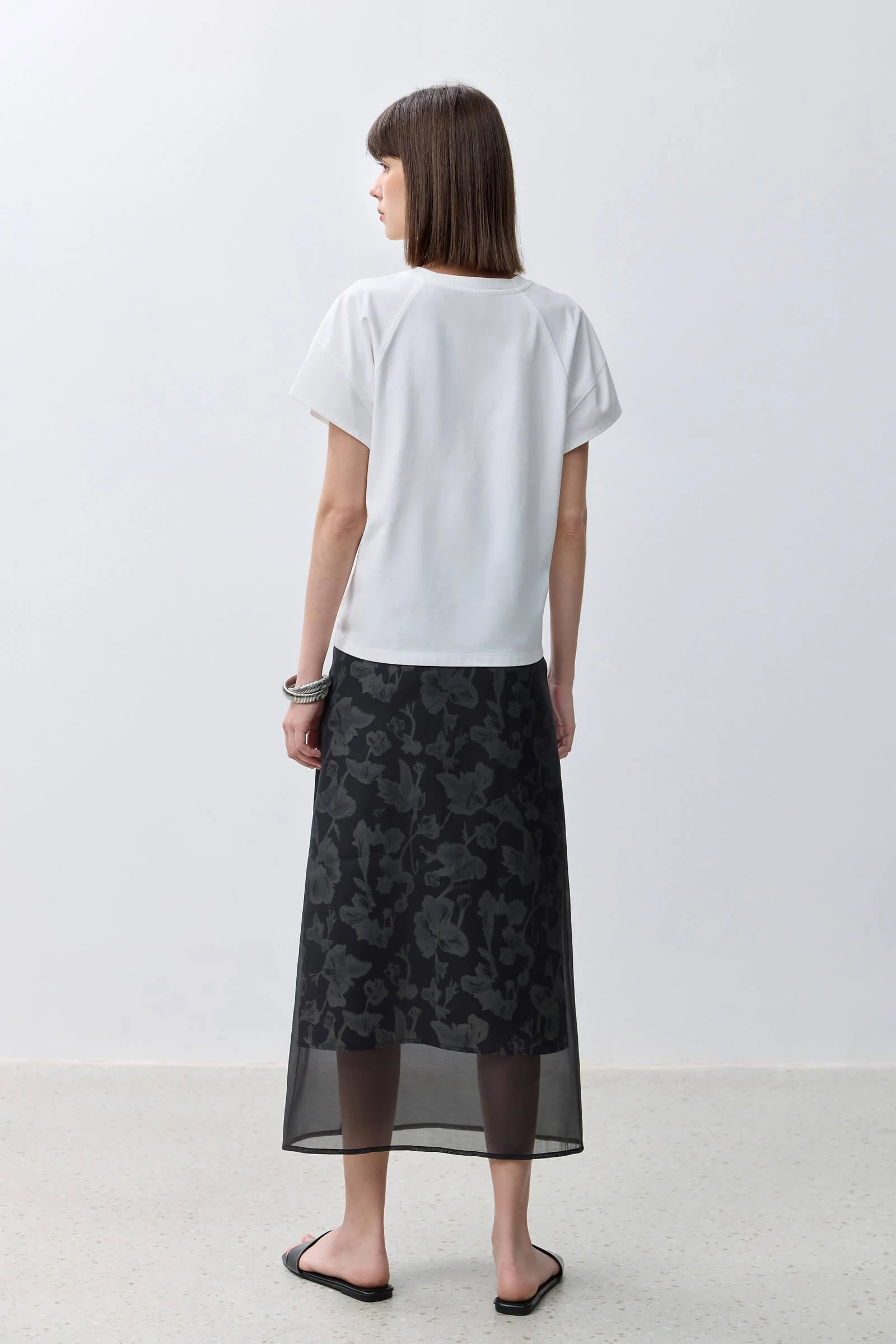 LILY Everyday Basic Versatile Short-Sleeve T-Shirt - Image 3