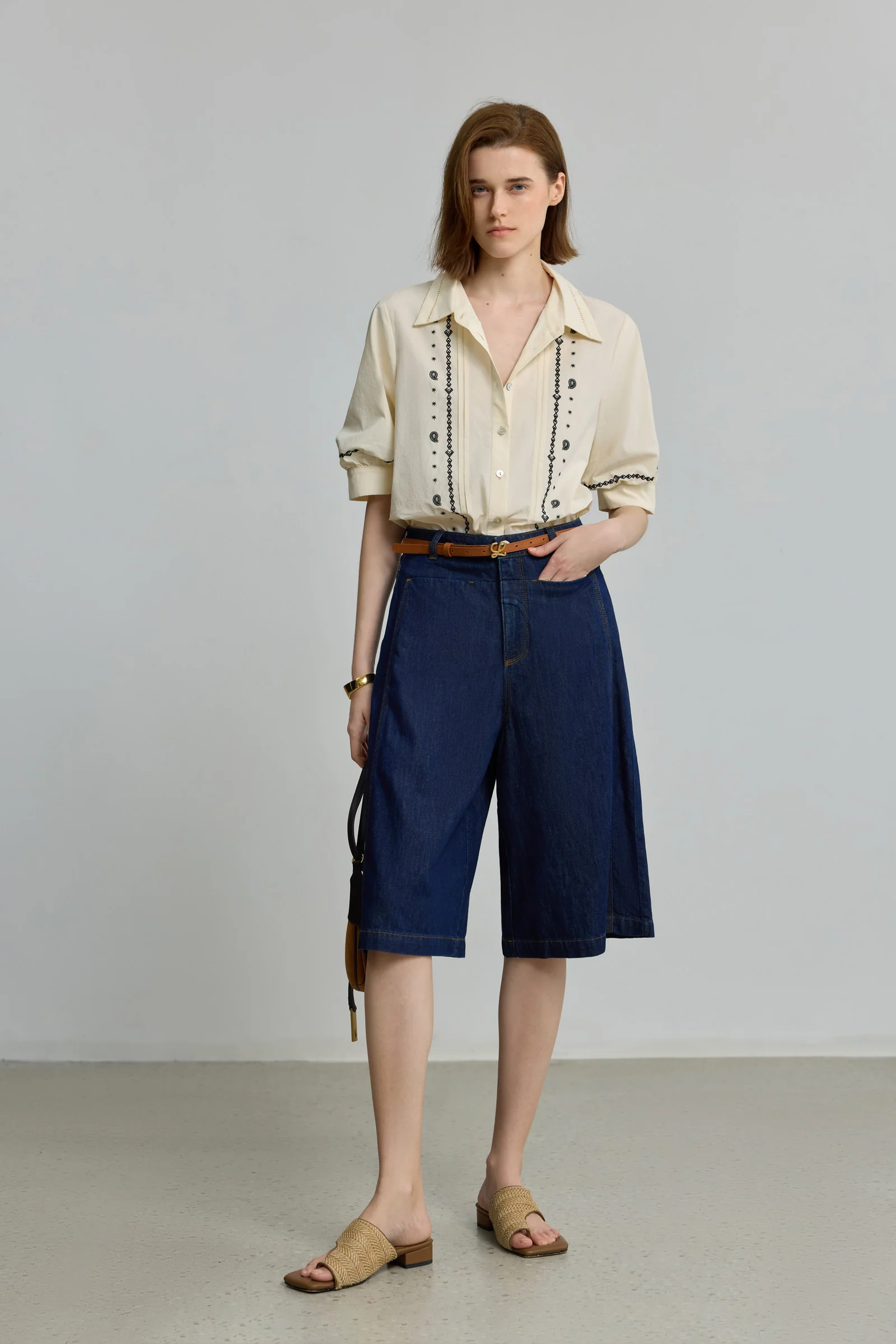 LILY French Contrast Embroidered Short-Sleeve Shirt - Image 3