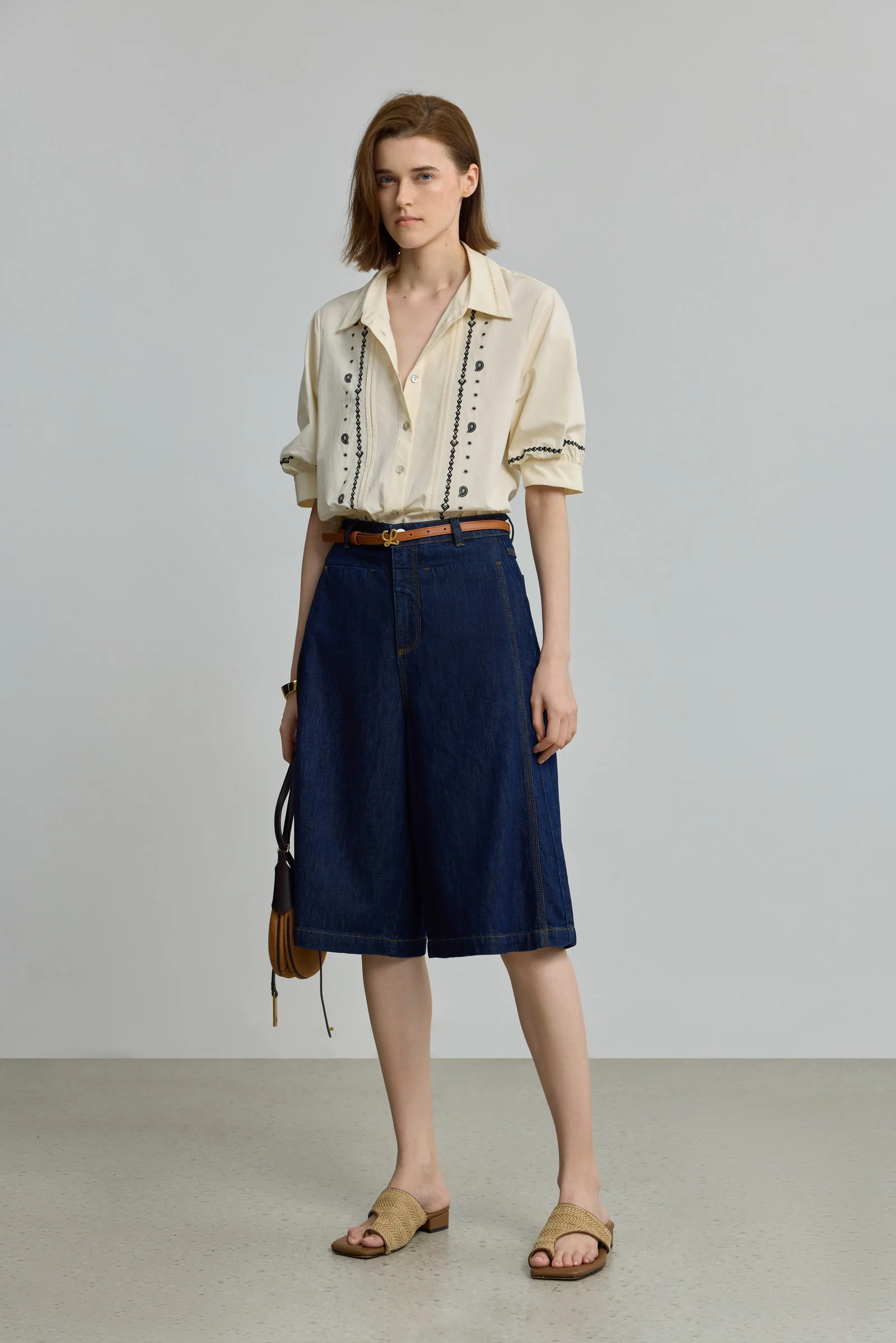 LILY French Contrast Embroidered Short-Sleeve Shirt - Image 4