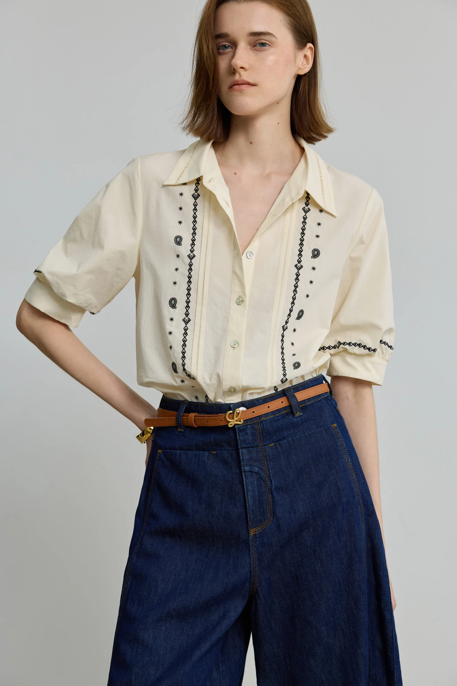 LILY French Contrast Embroidered Short-Sleeve Shirt - Image 7