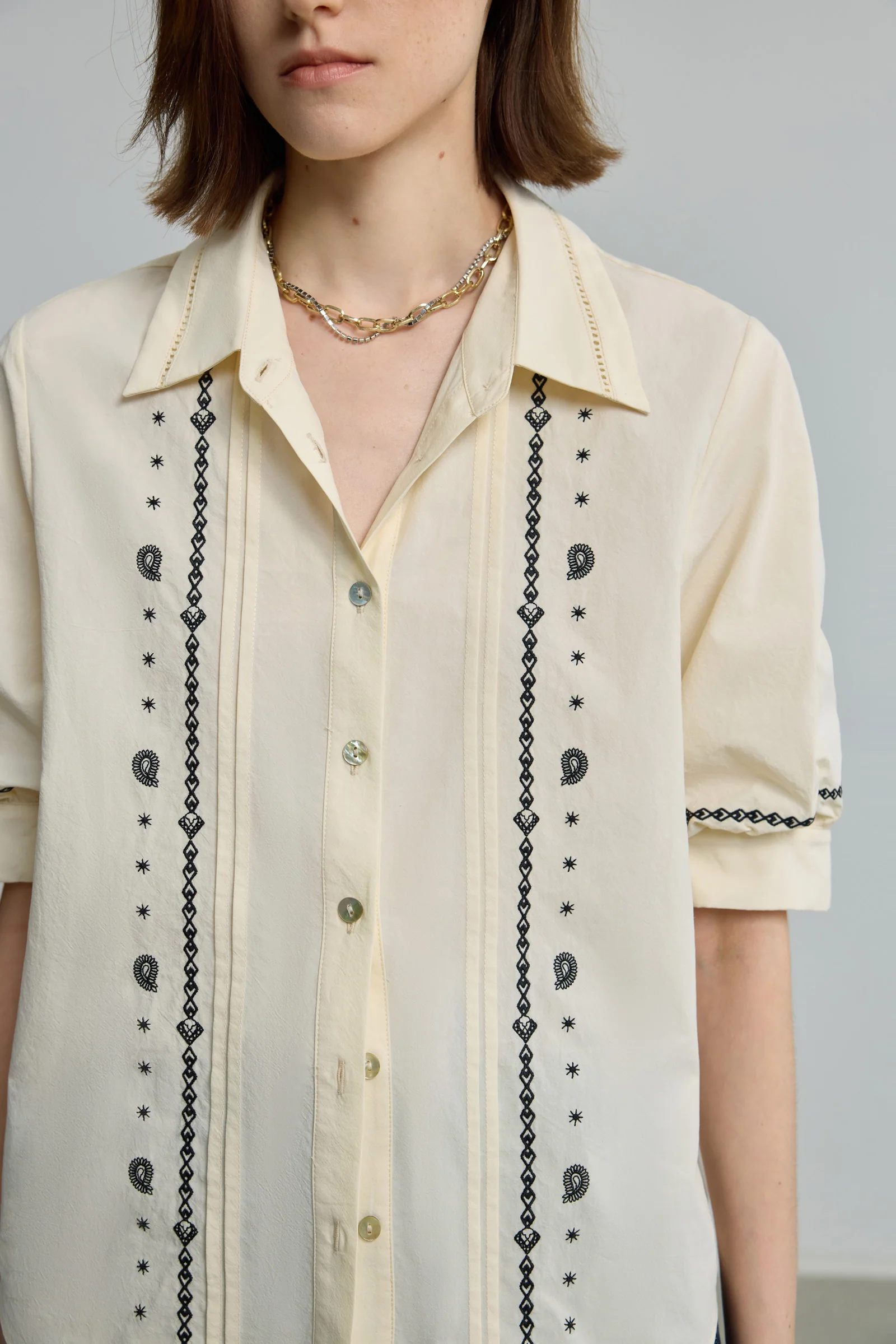 LILY French Contrast Embroidered Short-Sleeve Shirt - Image 8
