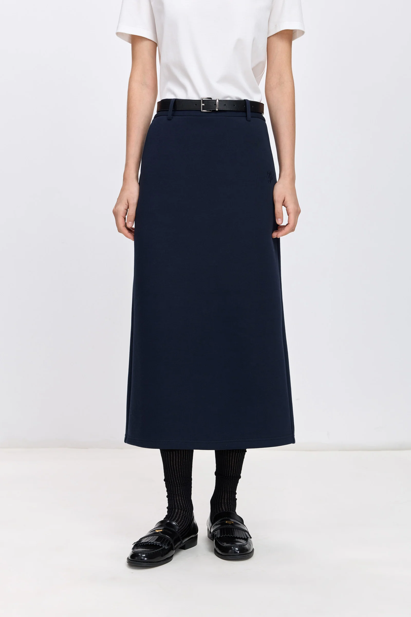LILY Minimal Split Pencil Skirt - Image 2