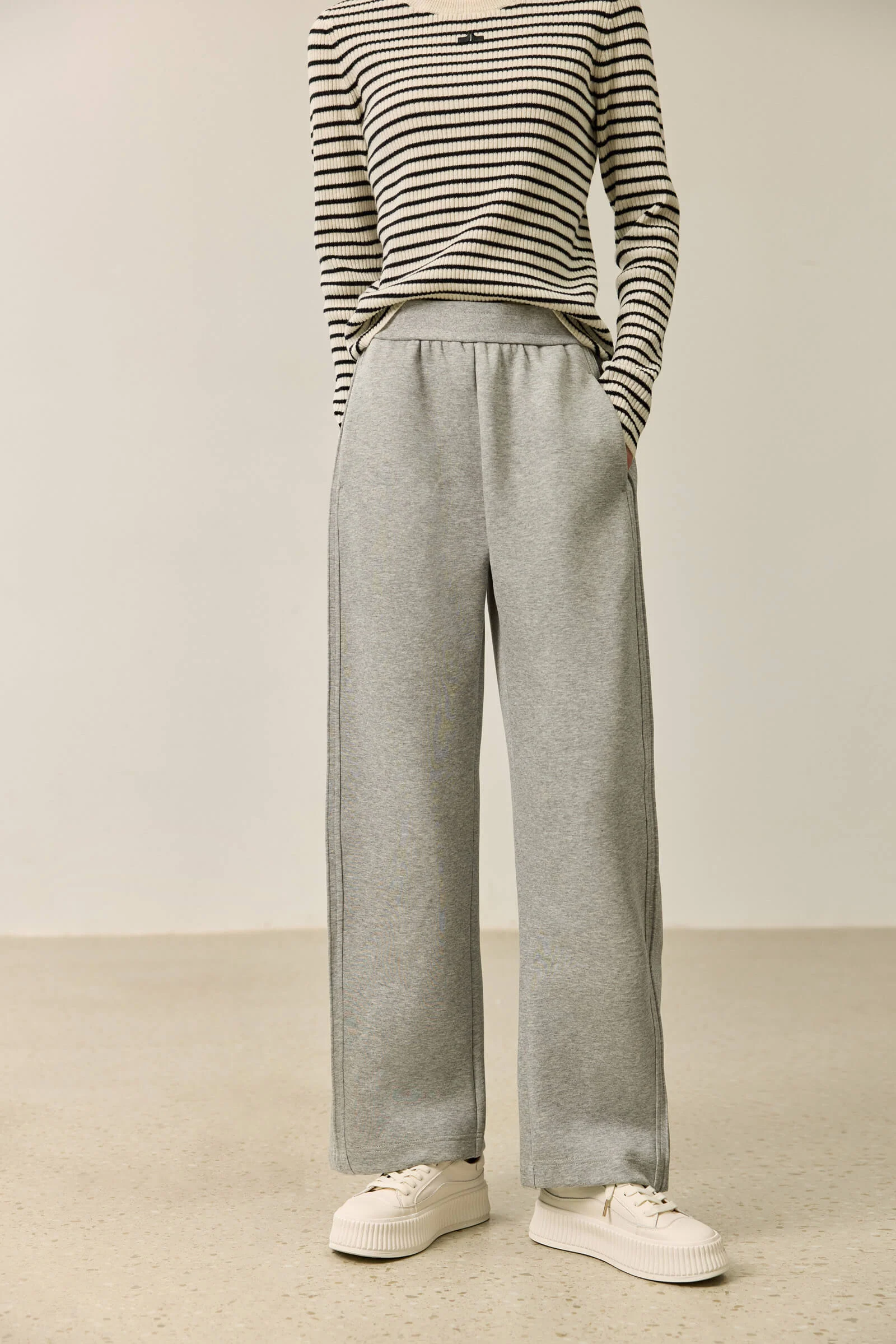 LILY Relaxed Athletic Banana Pants - Image 4