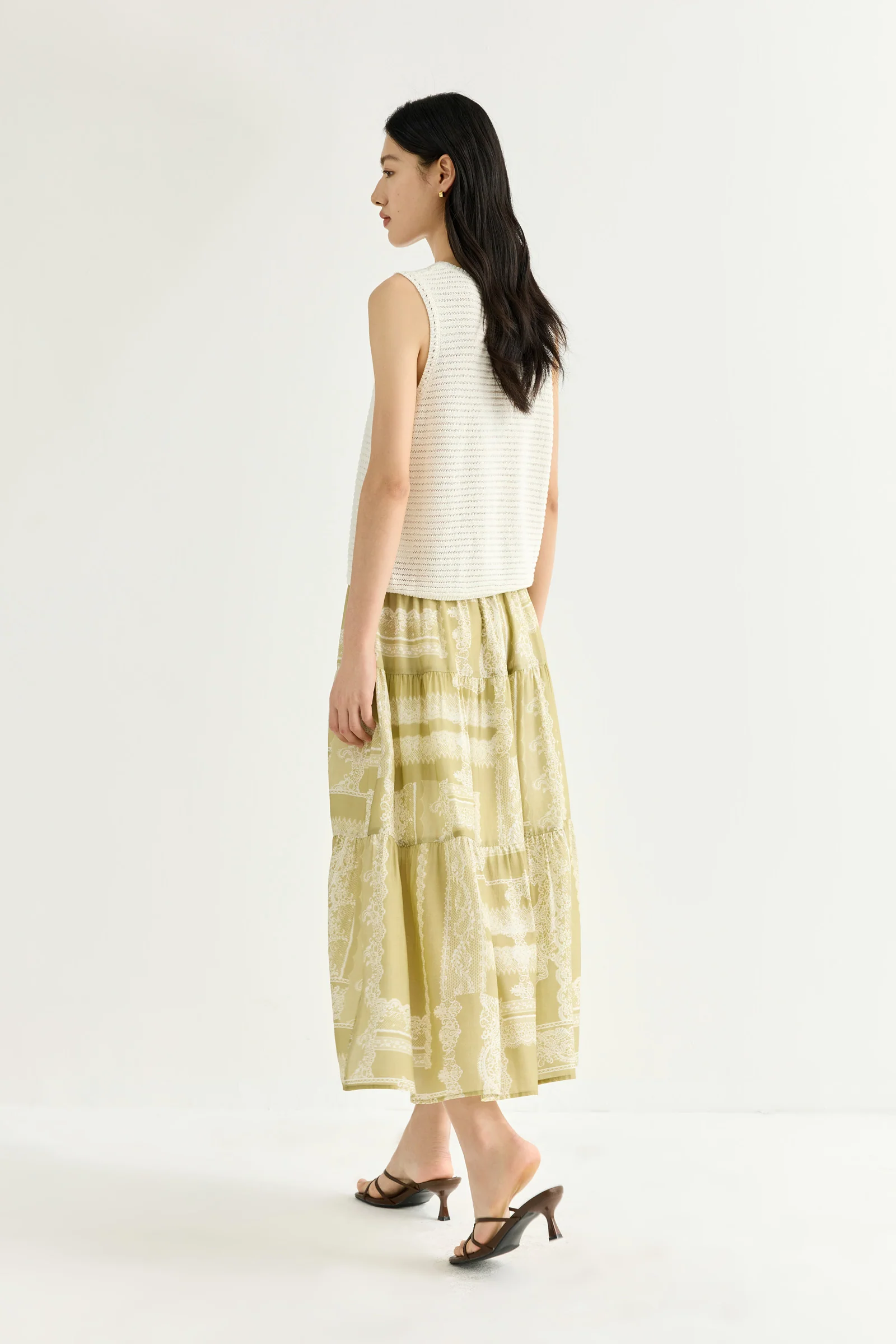 LILY Sleeveless Crewneck Knit Top - Image 5