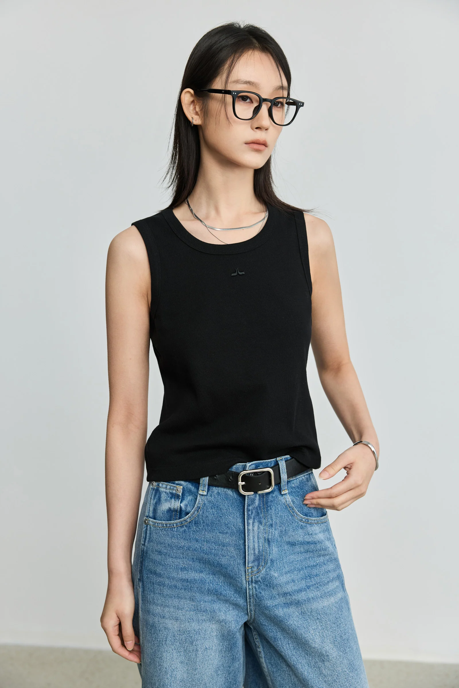 LILY Slim Fit Stretch Sleeveless Tee - Image 13