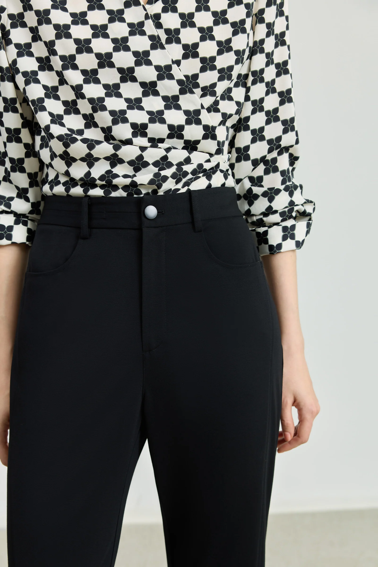 LILY Stretch Split-Hem Flared Pants - Image 5