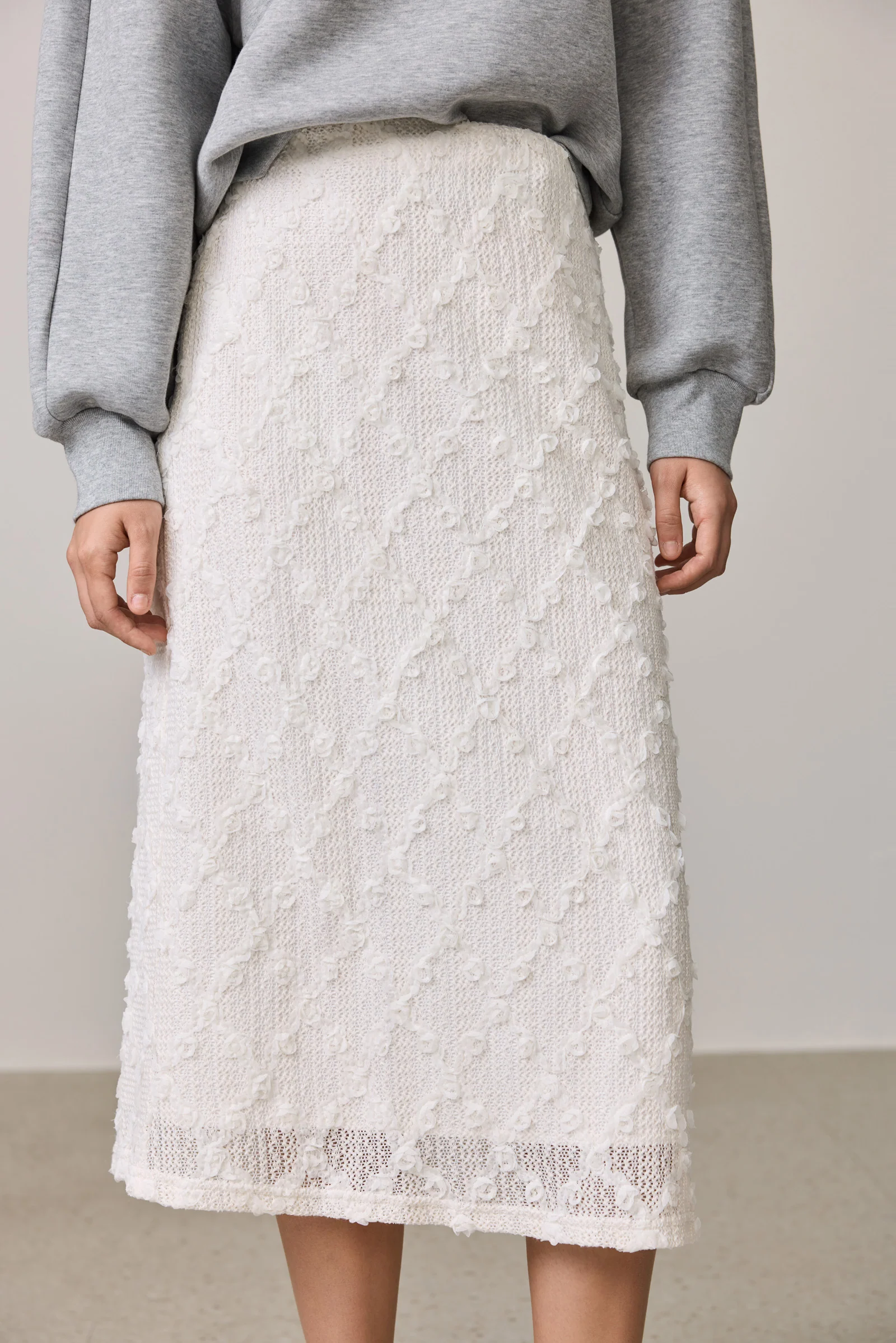 [Lucky Flowers] LILY High-Waist Lace Straight Skirt - Image 10