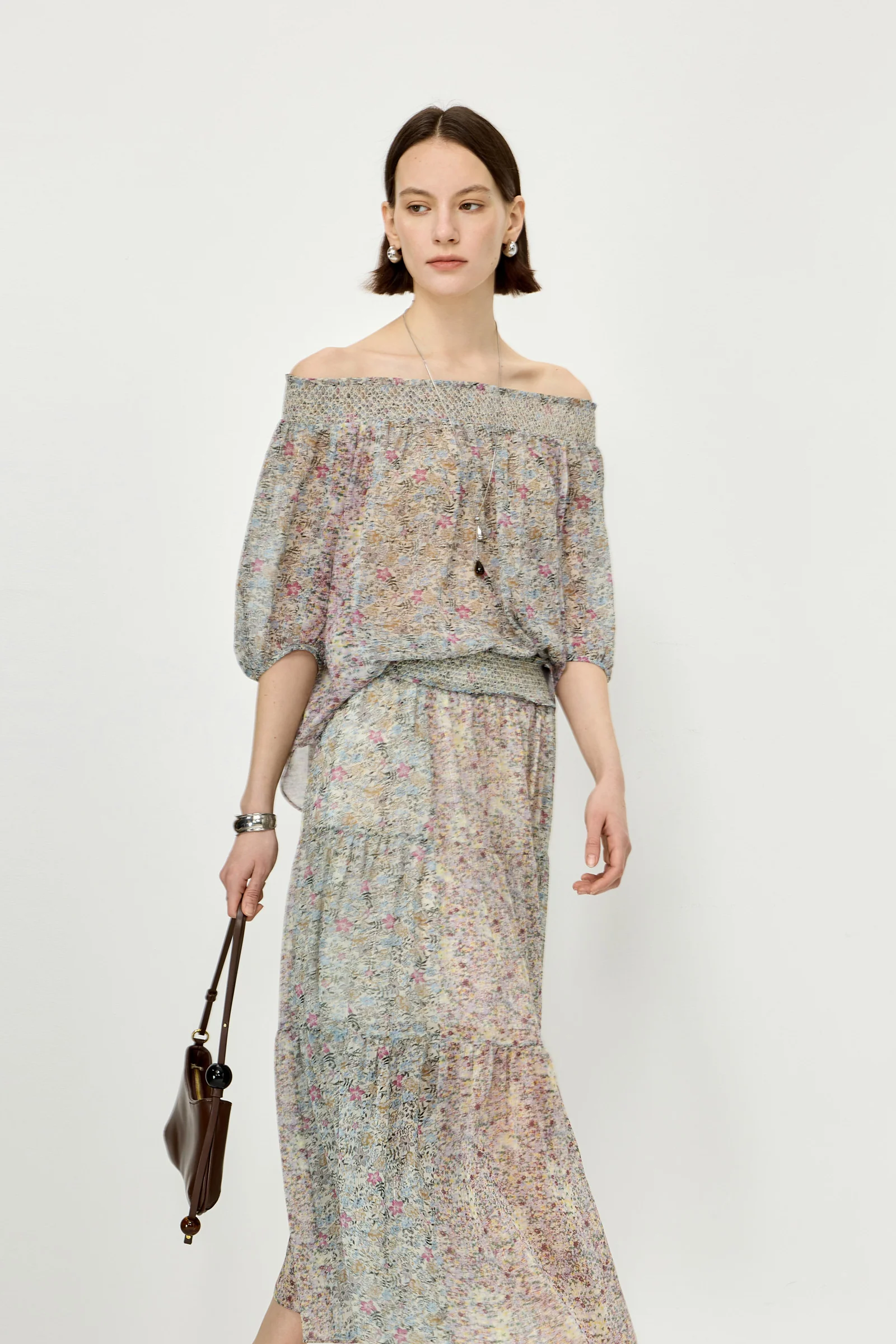 Off-Shoulder Floral Blouse - Image 4