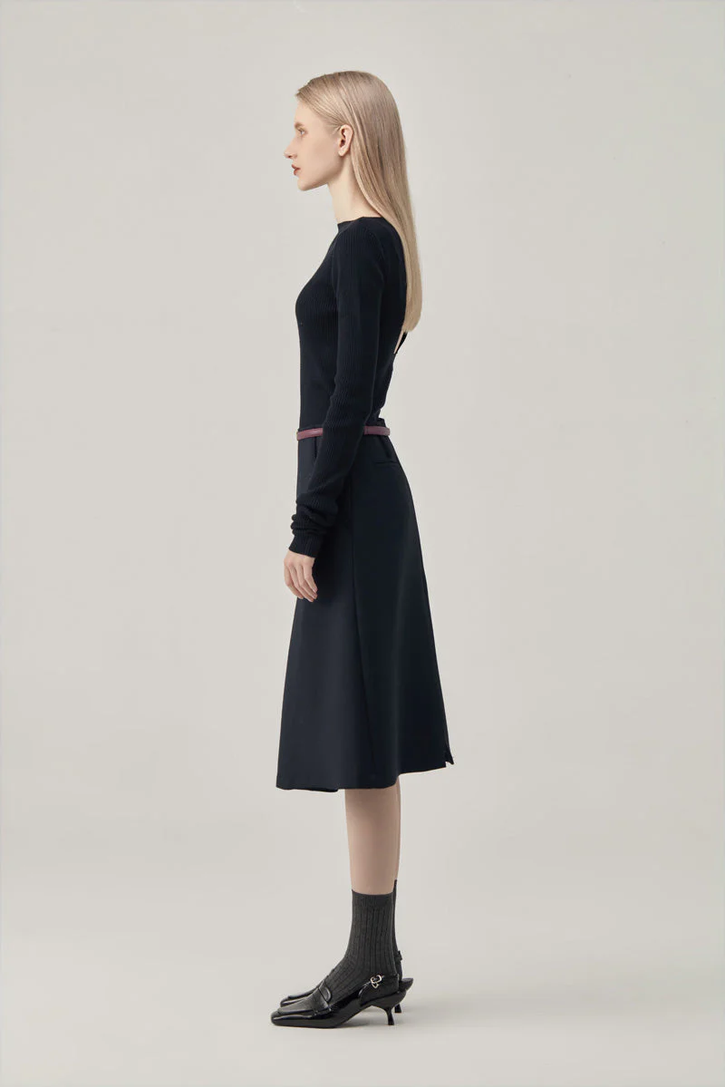 Open-Back Ribbed Wool Top - Image 10