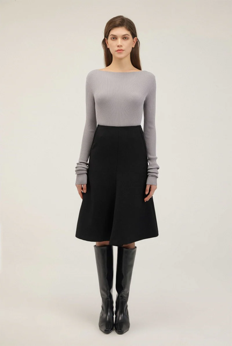 Open-Back Ribbed Wool Top - Image 4