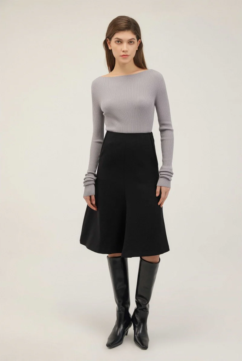 Open-Back Ribbed Wool Top - Image 5