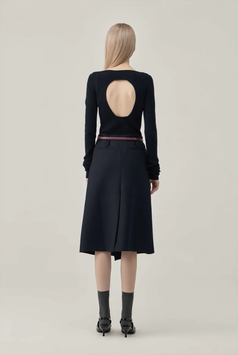 Open-Back Ribbed Wool Top - Image 9